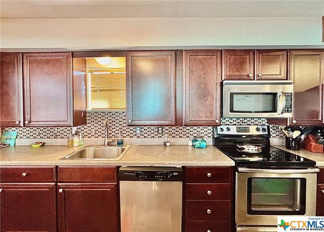 58 Heather Street, Port O'connor, TX 77982