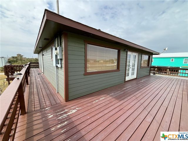 58 Heather Street, Port O'connor, TX 77982