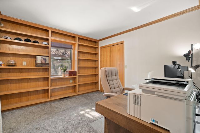 1555 Maumee Drive, Valparaiso, IN 46385