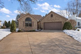 1555 Maumee Drive, Valparaiso, IN 46385