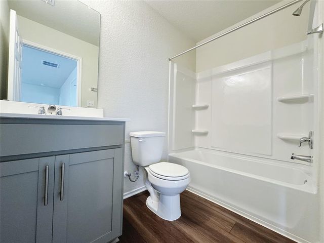 916 Papaya DR, Buda, TX 78610