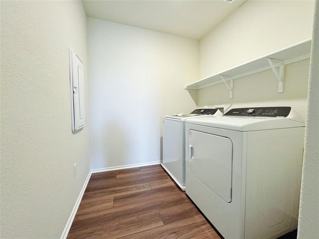 916 Papaya DR, Buda, TX 78610