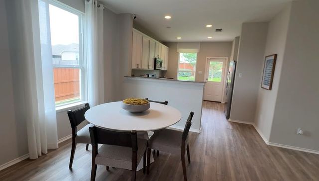 916 Papaya DR, Buda, TX 78610