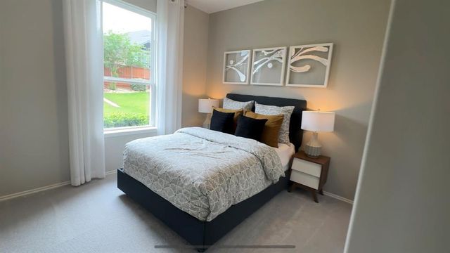 916 Papaya DR, Buda, TX 78610