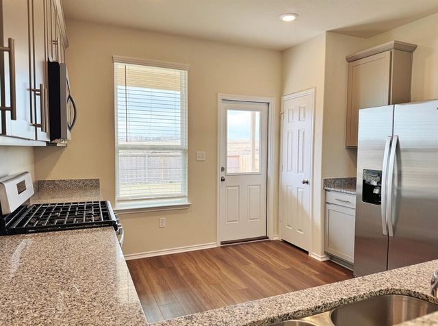 916 Papaya DR, Buda, TX 78610