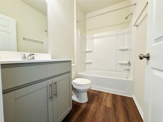 916 Papaya DR, Buda, TX 78610