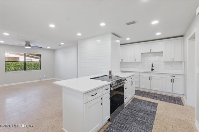 863 WESTGATE Drive, Jacksonville, FL 32221