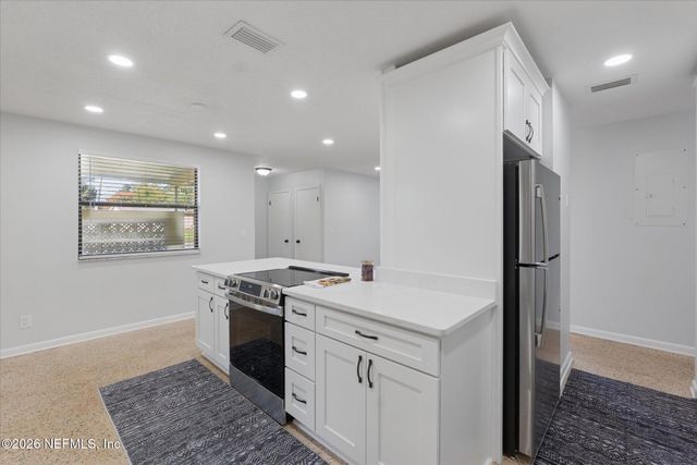 863 WESTGATE Drive, Jacksonville, FL 32221