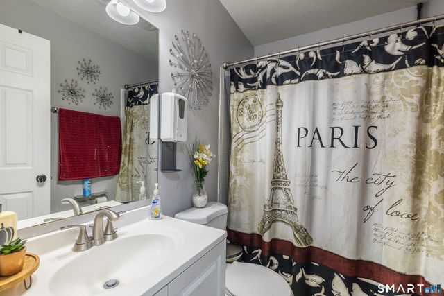 6 Chaucer Drive, Shelton, CT 06484