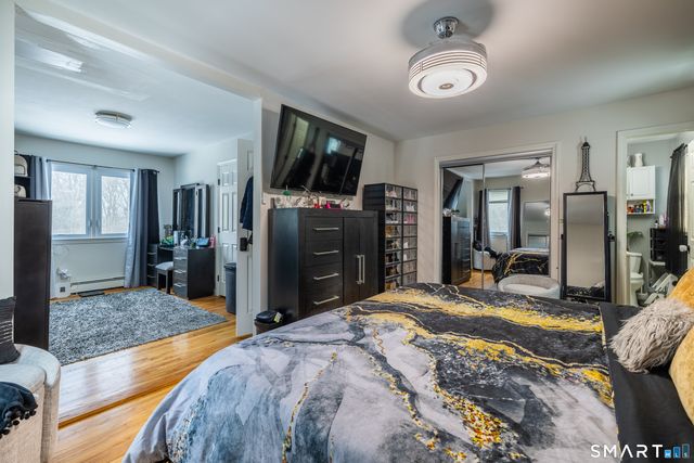 6 Chaucer Drive, Shelton, CT 06484