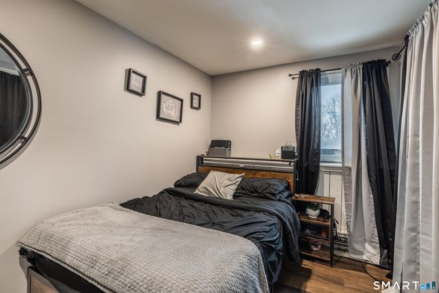 6 Chaucer Drive, Shelton, CT 06484