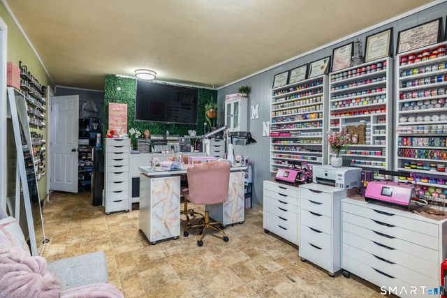 6 Chaucer Drive, Shelton, CT 06484