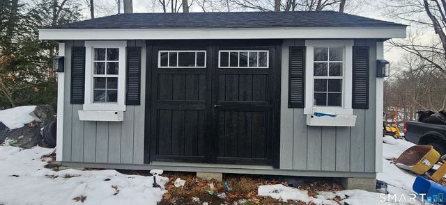 6 Chaucer Drive, Shelton, CT 06484