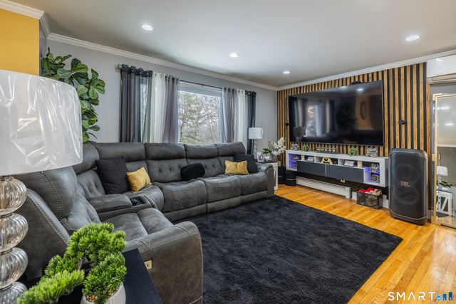 6 Chaucer Drive, Shelton, CT 06484