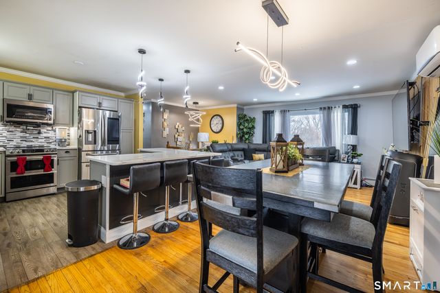 6 Chaucer Drive, Shelton, CT 06484