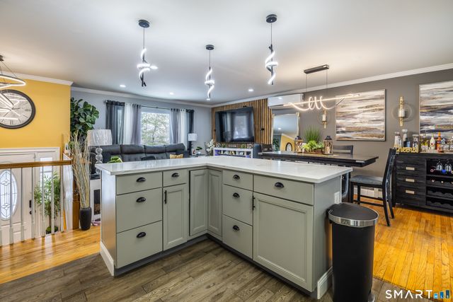 6 Chaucer Drive, Shelton, CT 06484