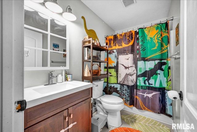 2301 ARLINGTON Circle, Pekin, IL 61554