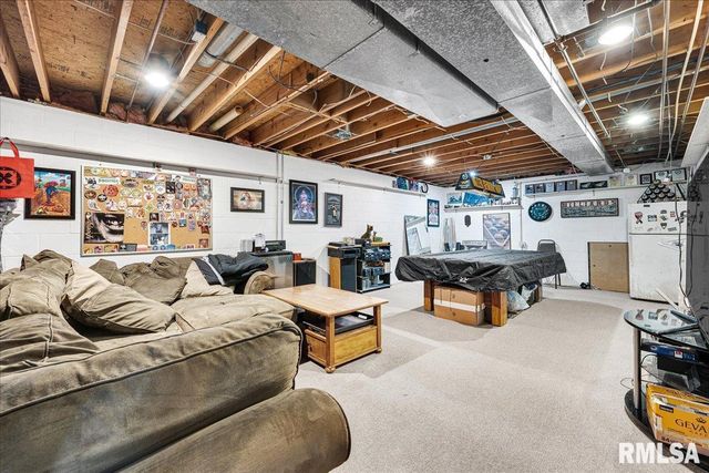 2301 ARLINGTON Circle, Pekin, IL 61554