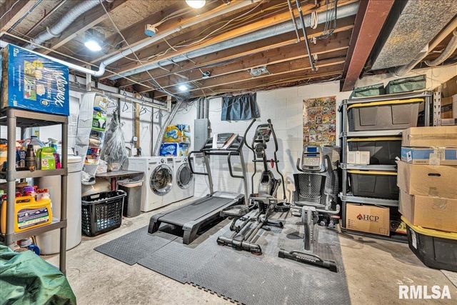 2301 ARLINGTON Circle, Pekin, IL 61554