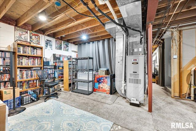 2301 ARLINGTON Circle, Pekin, IL 61554