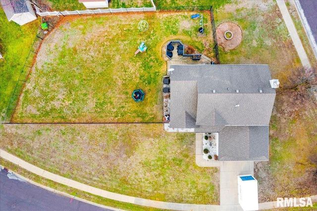 2301 ARLINGTON Circle, Pekin, IL 61554