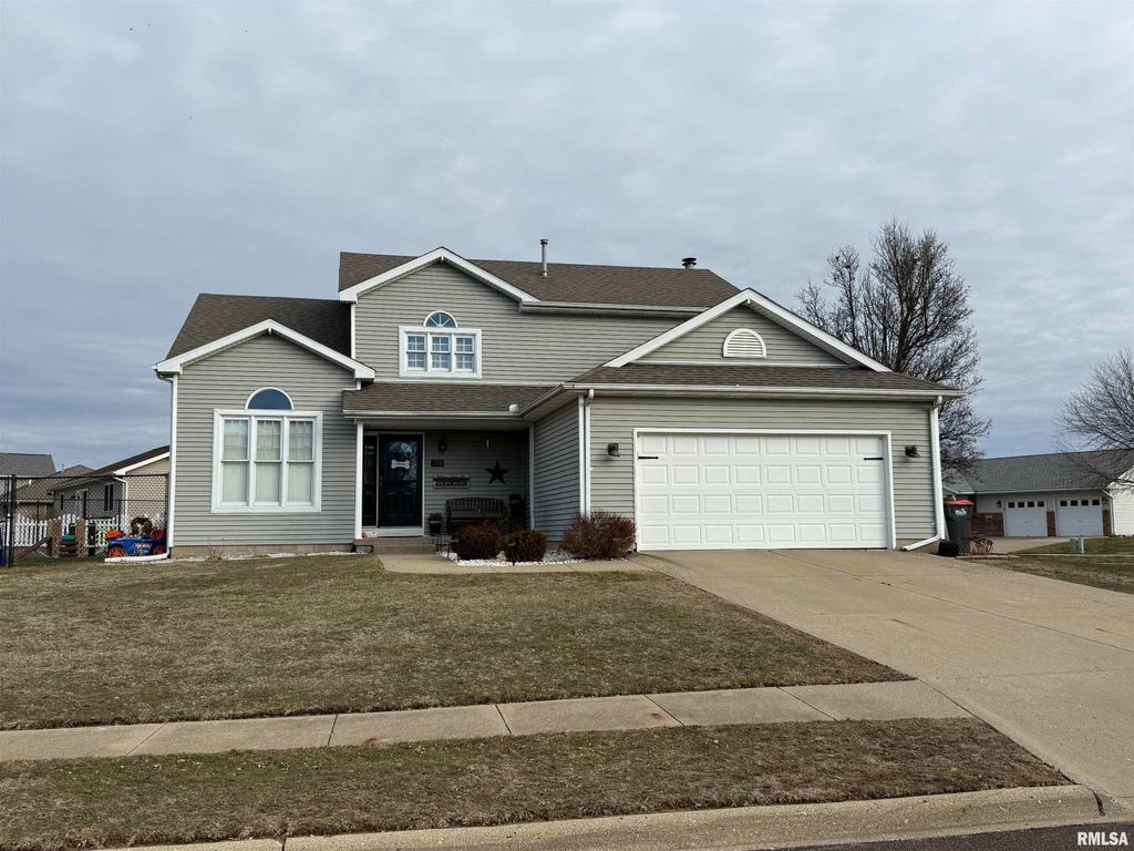 2301 ARLINGTON Circle, Pekin, IL 61554