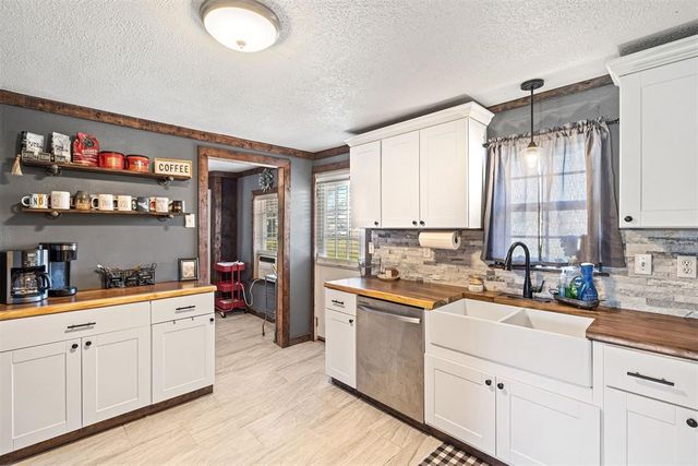 131 S Willow, Stratford, OK 74872