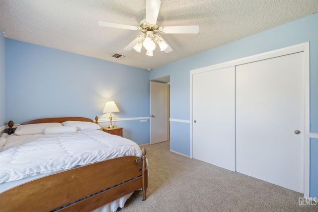 6008 Amber Oaks Avenue, Bakersfield, CA 93306