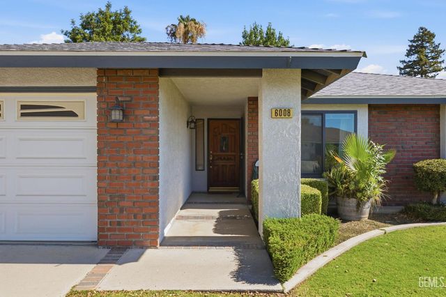 6008 Amber Oaks Avenue, Bakersfield, CA 93306
