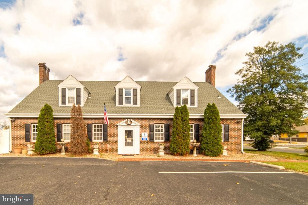 1080 E LANDIS AVE, Vineland, NJ 08360 — exterior
