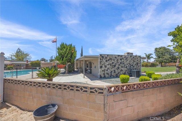 620 Snead Drive, Hemet, CA 92543