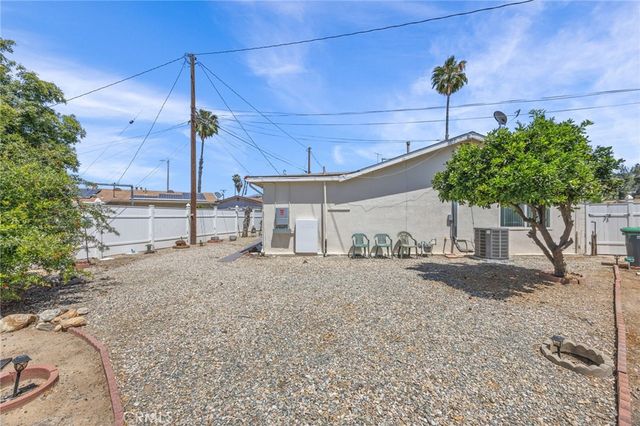 620 Snead Drive, Hemet, CA 92543