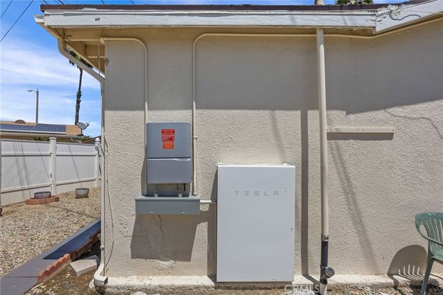 620 Snead Drive, Hemet, CA 92543