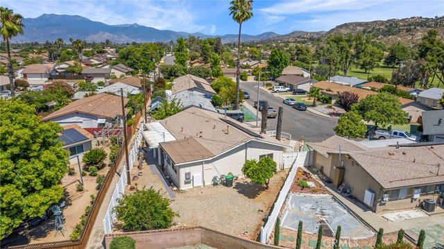 620 Snead Drive, Hemet, CA 92543