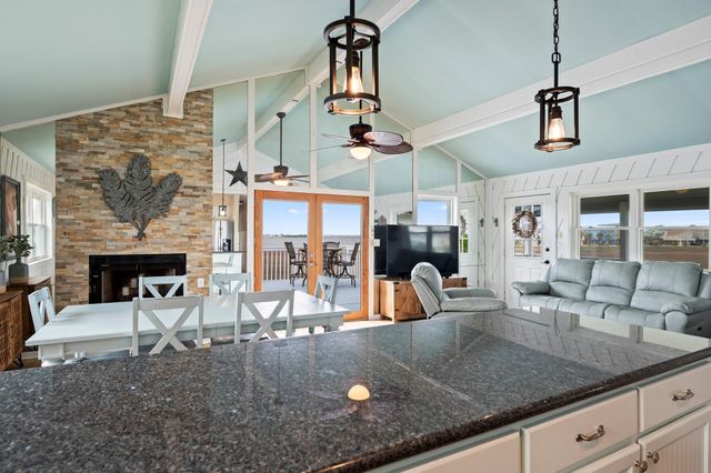 944 Tiki Drive, Tiki Island, TX 77554