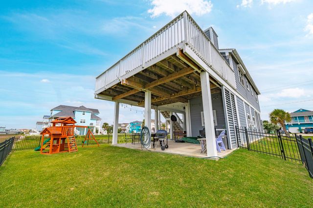 944 Tiki Drive, Tiki Island, TX 77554