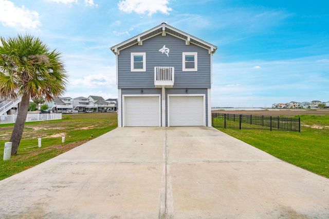 944 Tiki Drive, Tiki Island, TX 77554