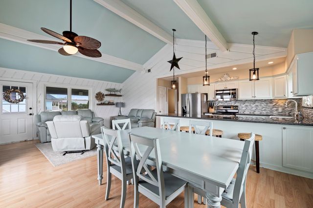 944 Tiki Drive, Tiki Island, TX 77554