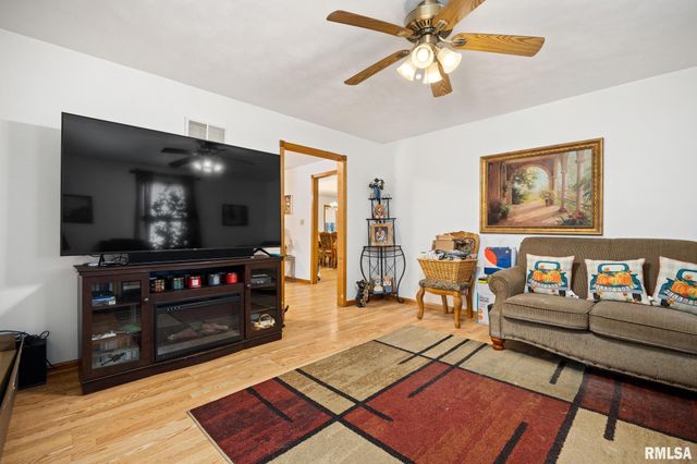 13931 2ND Street, Pekin, IL 61554