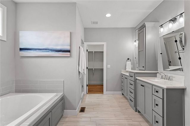 22275 W 98th Terrace, Lenexa, KS 66220