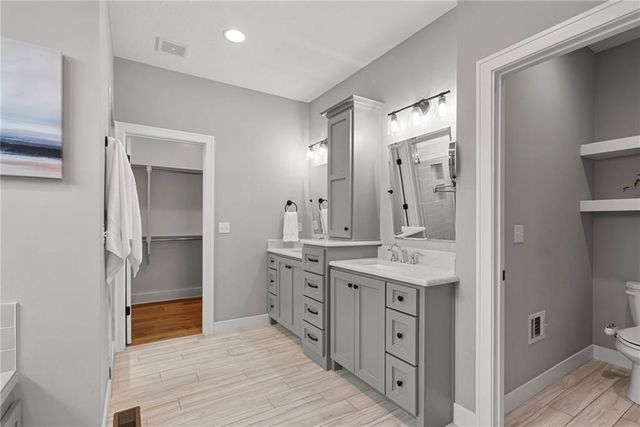 22275 W 98th Terrace, Lenexa, KS 66220