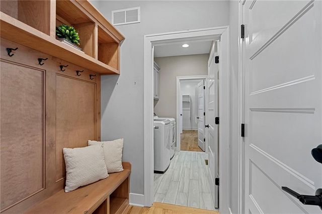 22275 W 98th Terrace, Lenexa, KS 66220