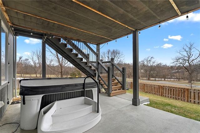 22275 W 98th Terrace, Lenexa, KS 66220