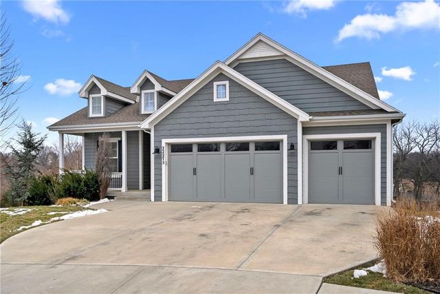 22275 W 98th Terrace, Lenexa, KS 66220