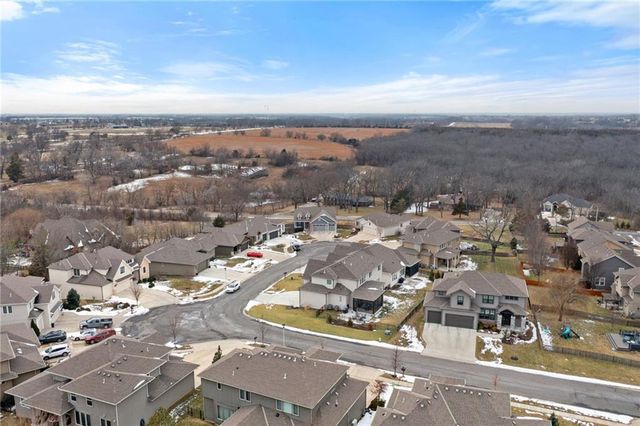 22275 W 98th Terrace, Lenexa, KS 66220