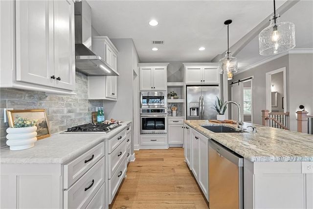 22275 W 98th Terrace, Lenexa, KS 66220