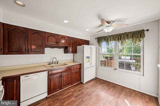 32 PARKVIEW WAY, Newtown, PA 18940