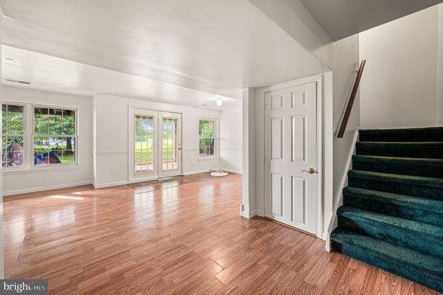 32 PARKVIEW WAY, Newtown, PA 18940