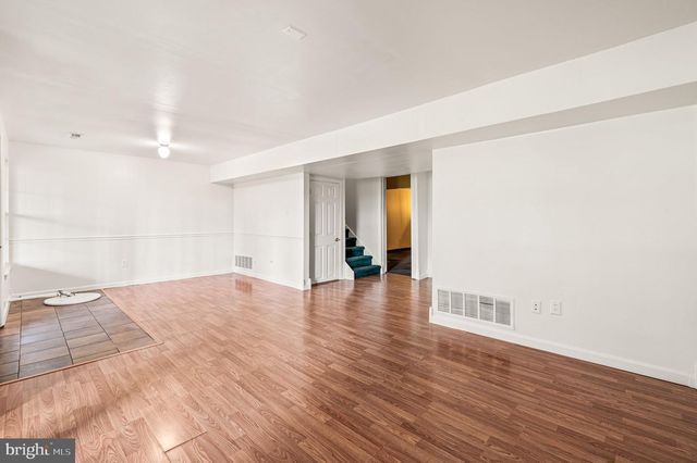 32 PARKVIEW WAY, Newtown, PA 18940