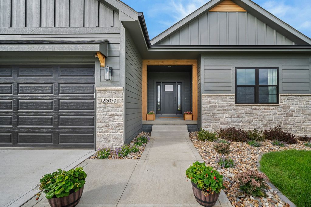 2309 NW 29th Street, Ankeny, IA 50023